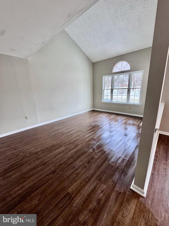 Photo - 25 Sequoia Dr