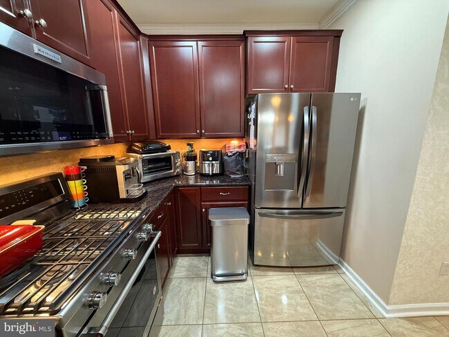 Photo - 266 Carson Terrace