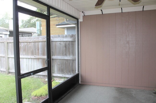 Photo - 11202 Mikris Dr N