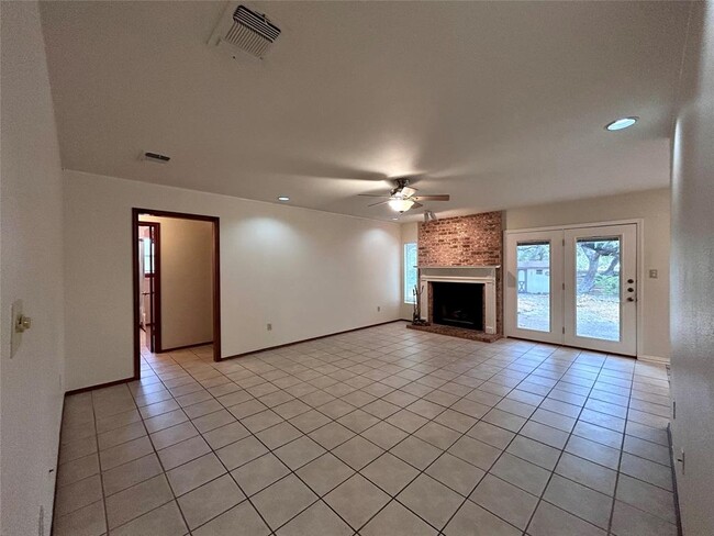 Photo - 57 Woodcreek Dr