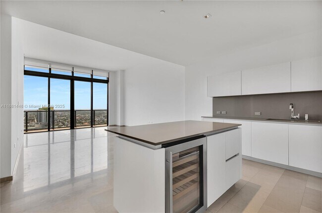 Photo - 68 SE 6th St Unit 4110