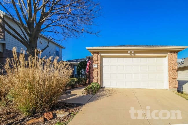 Building Photo - 716 Sequoia Dr