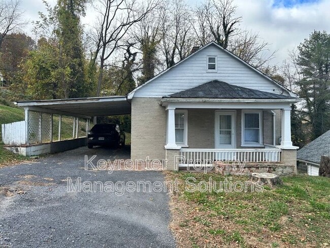 Photo - 1014 Hall St