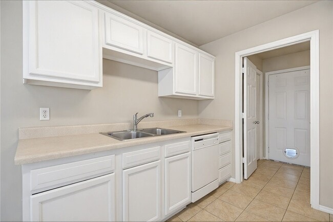 Photo - 6301 SW Meadow Well Ave