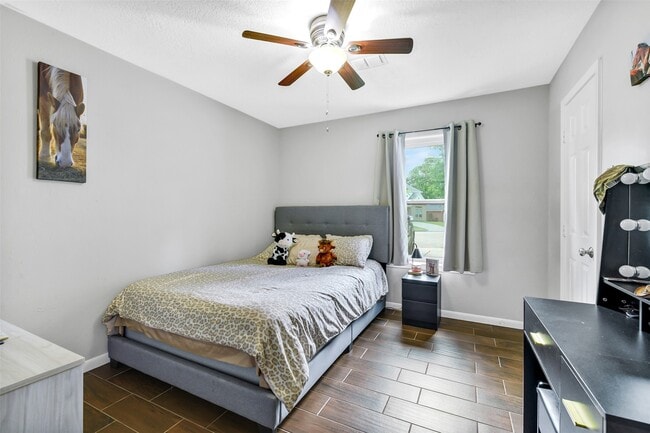 Photo - 710 Razee Ct