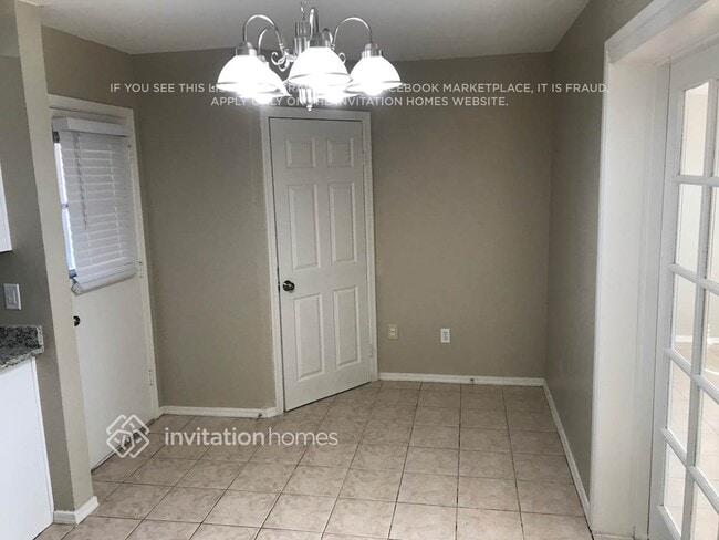 Photo - 1031 W 6th Pl