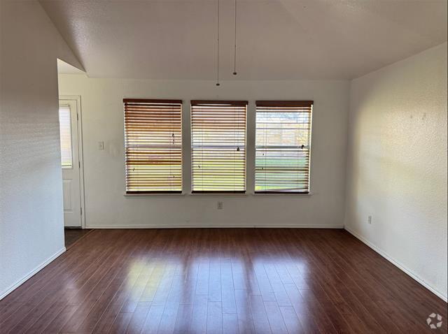 Building Photo - 1557 Chivalry Ln Rental