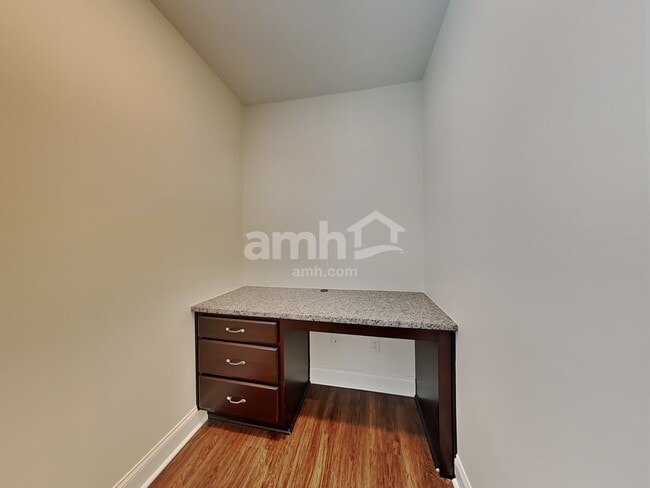 Building Photo - 304 Bering Ln