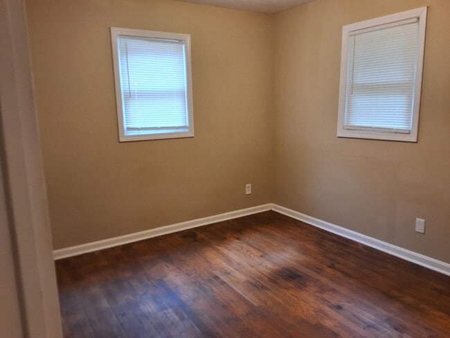 Photo - 1110 Evelyn Dr Unit B