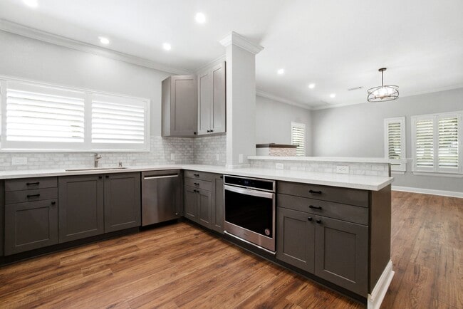 Photo - 502 Louisa St
