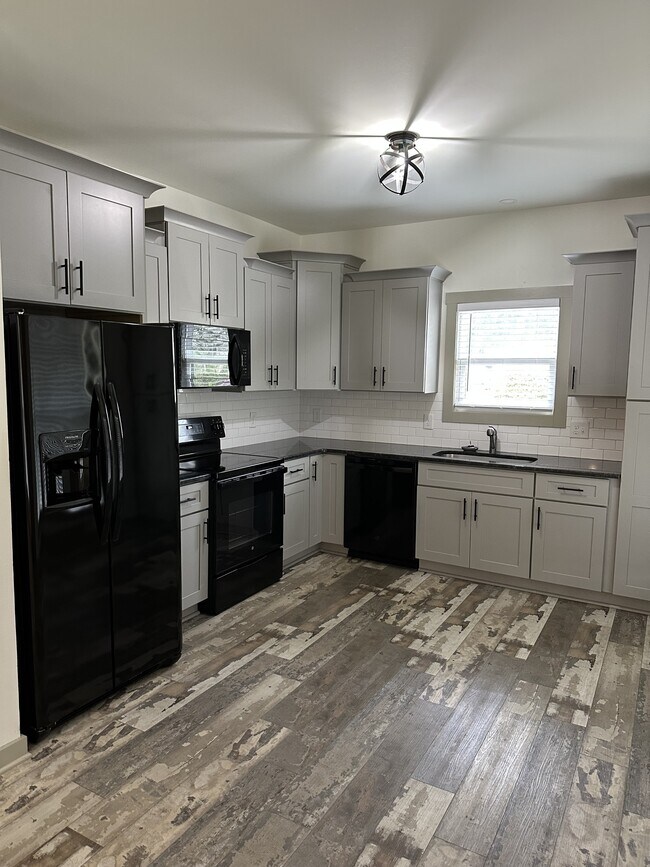 Photo - 170 Vickery St