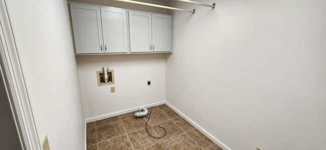 Photo - 1374 Hemlock Dr