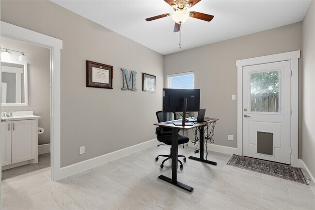 Photo - 2604 Bevis St