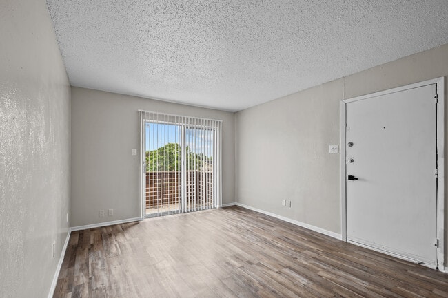 Photo - Kings Landing Apartamentos