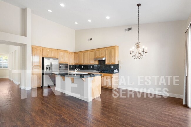 Photo - 1841 Edgemore Ave