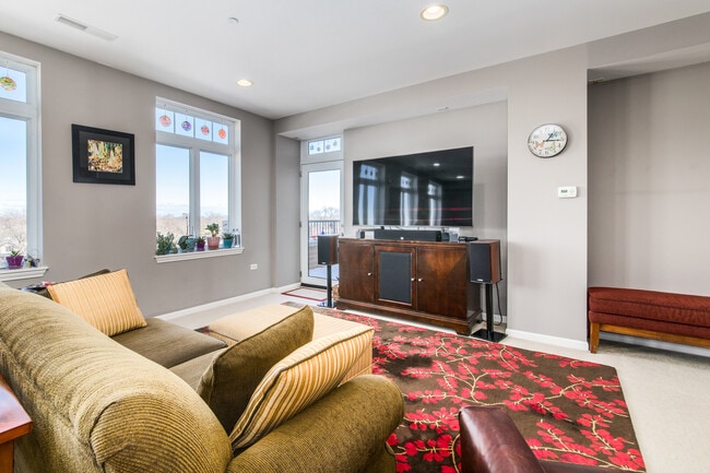 Photo - 120 N Northwest Hwy Unit 506