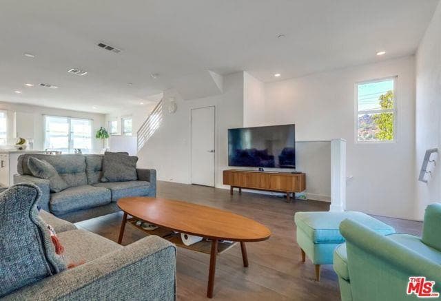 Photo - 2700 E Chaucer St Unidad 33