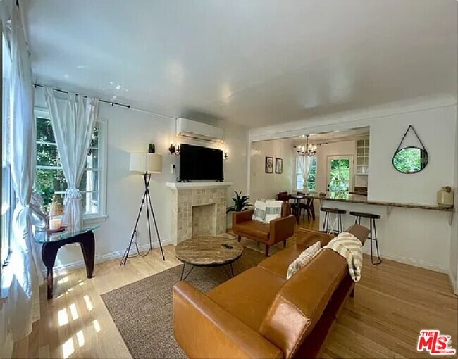 Building Photo - 953 19th St Unit A Rental