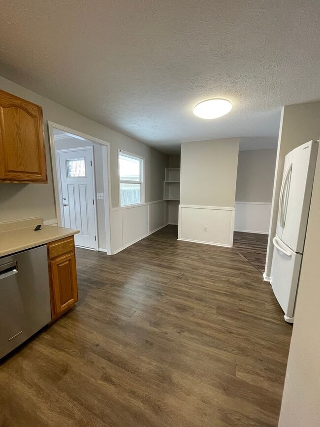 Photo - Great 4 Bedroom Home for Lease!