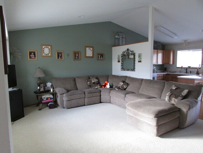 Photo - 3 BED | 2 BATH | AUBURN HILLS