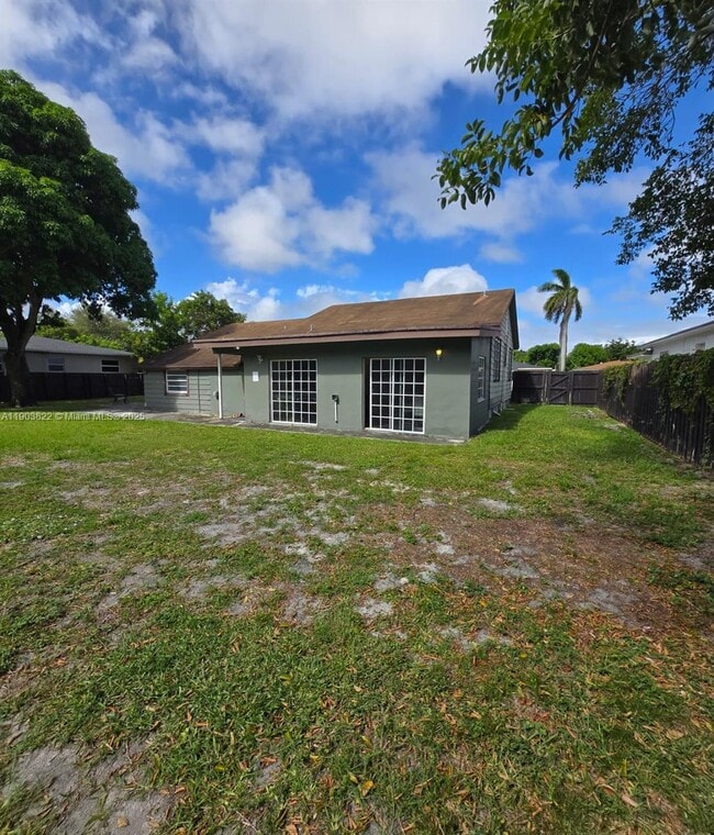 Photo - 2420 Jackson St