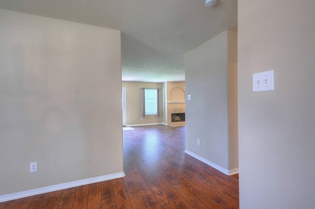 Photo - 21803 Manor Ct Dr