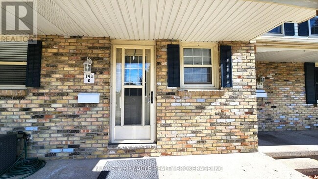 Photo - 143 Wellesley Crescent
