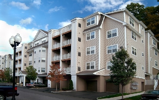 Building Photo - The Henry