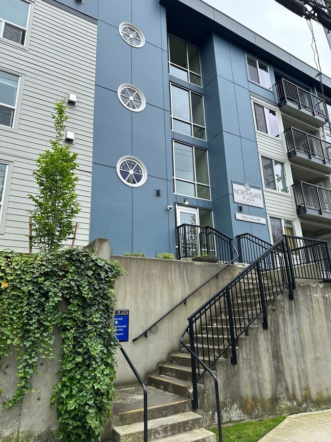 Building Photo - 9416 1st Ave NE
