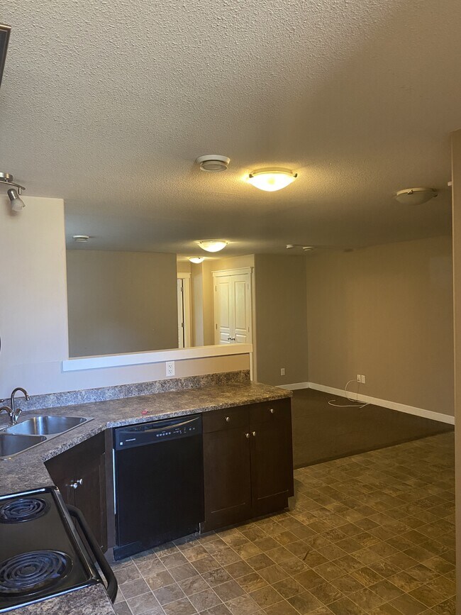 Photo - 463 Halifax St