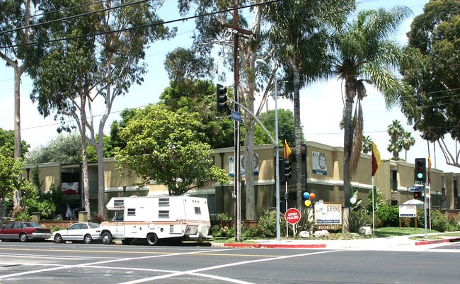 SMH Magnolia Condos - Grand Villas of Sherman Oaks