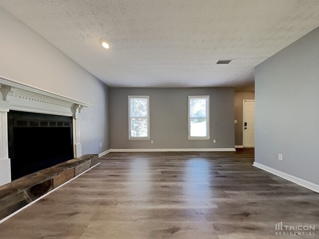 Photo - 1372 Inman Ct