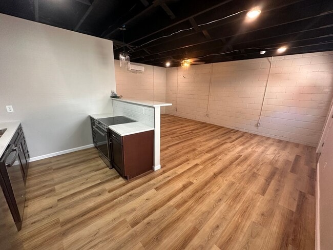 Building Photo - 3223 E Douglas Ave Unit Apt B