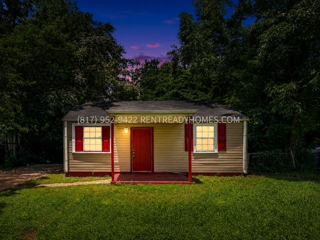 Building Photo - 1420 Rayfield Dr