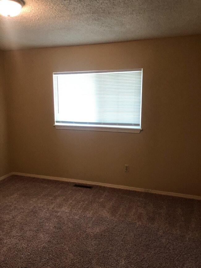Photo - 3 Bedroom Duplex in Hollister