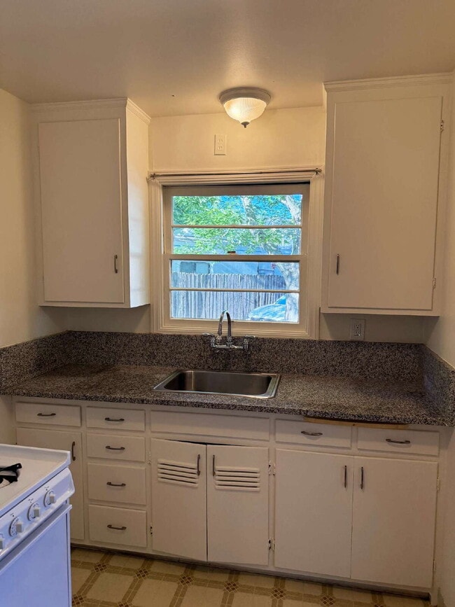 Photo - Charming one-bedroom, one-bath home