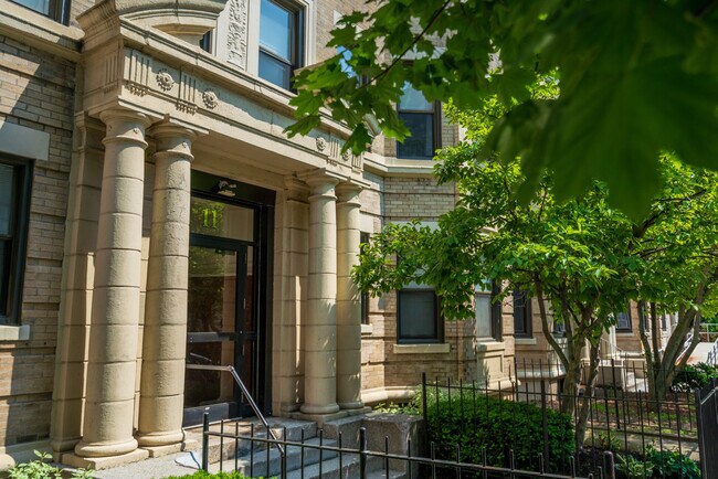 11-19 Peterborough St
