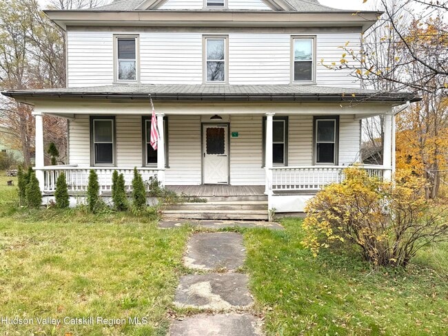 Building Photo - 5 Clum Hill Rd