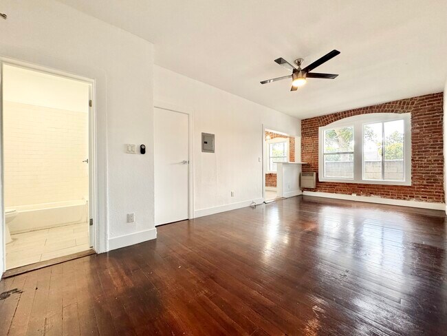 Photo - 5407 Sierra Vista Ave Unit 107