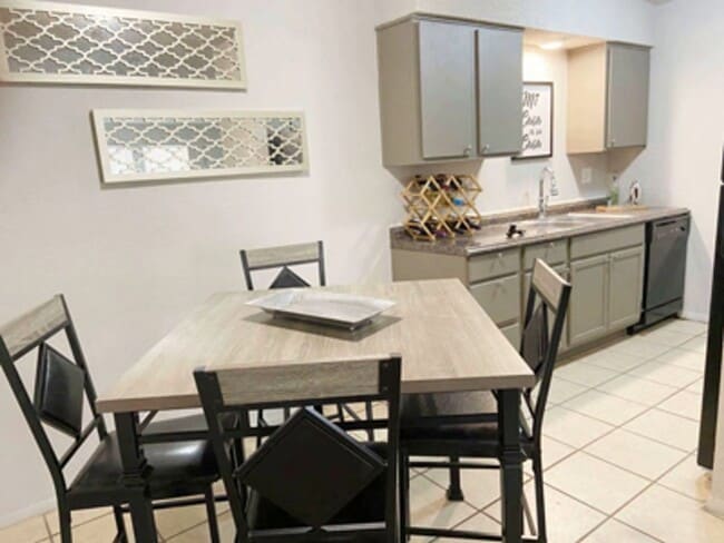 Photo - Tradewinds Villas