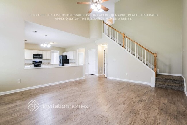 Photo - 130 Lyndhurst Ct