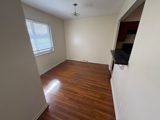 Photo - 939 S Waverly St