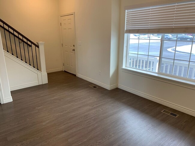 Photo - 1 Female Room in a Cute Orem Townhome