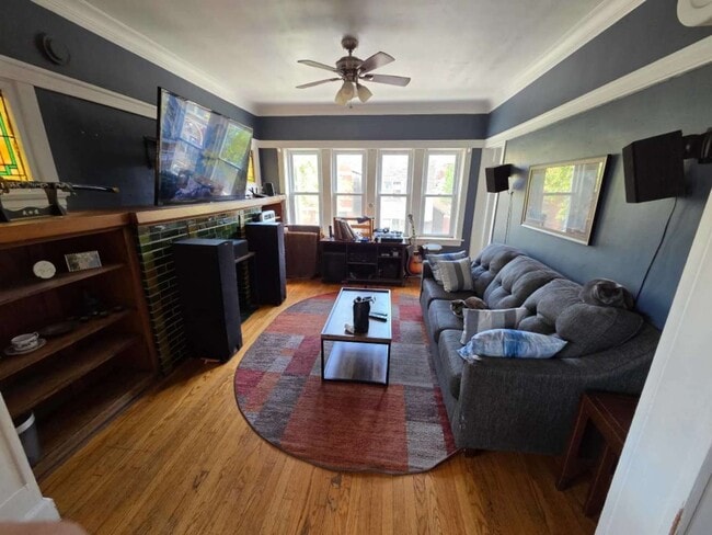 Photo - 1532 W 19th St Unit 2