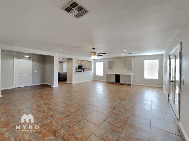 Photo - 10668 S Silverbluff Dr