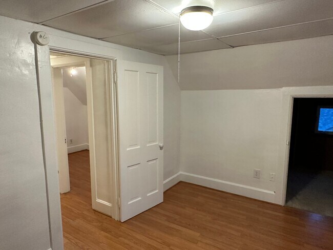 Photo - 215 Fremont St S