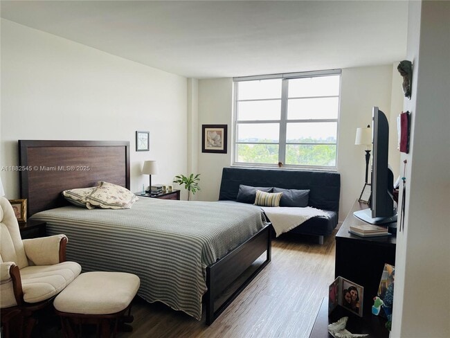 Photo - 1455 N Treasure Dr Unidad 5M