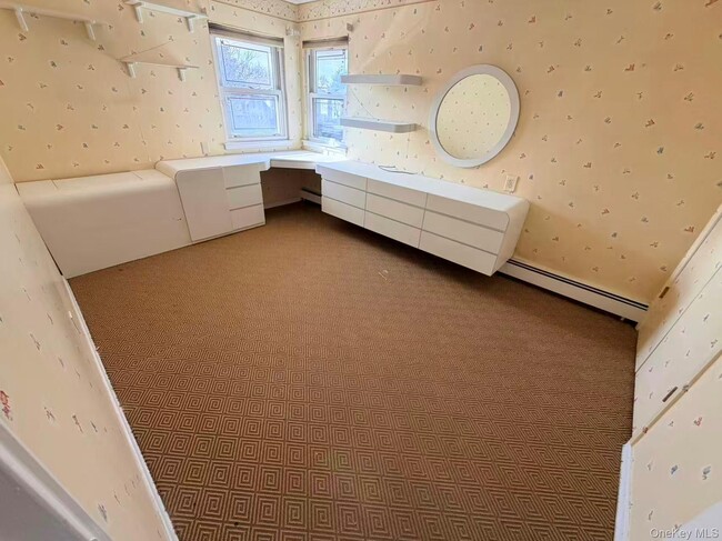 Photo - 16 Middle Ln