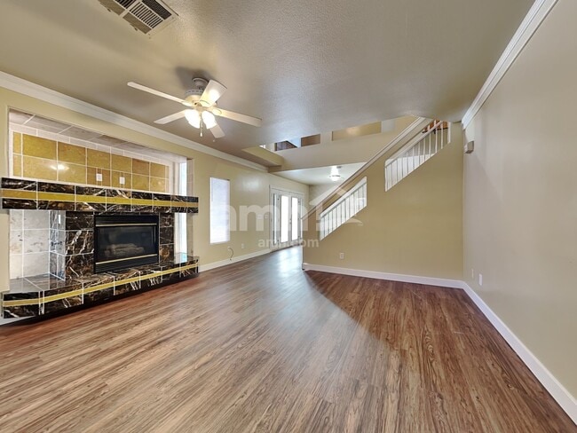 Photo - 8713 Sandringham Ave