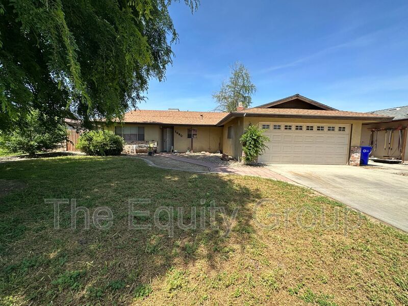 Photo - 1680 W Grand Ave Casa